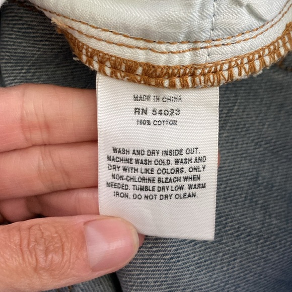 Gap Sexy Boyfriend Jeans Distressed, Lighter Wash, Size 28 Tall - Picture 6 of 11